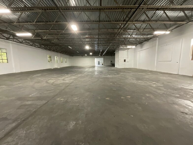 207 W Hampton Ave, Capitol Heights, MD for lease - Building Photo - Image 3 of 7