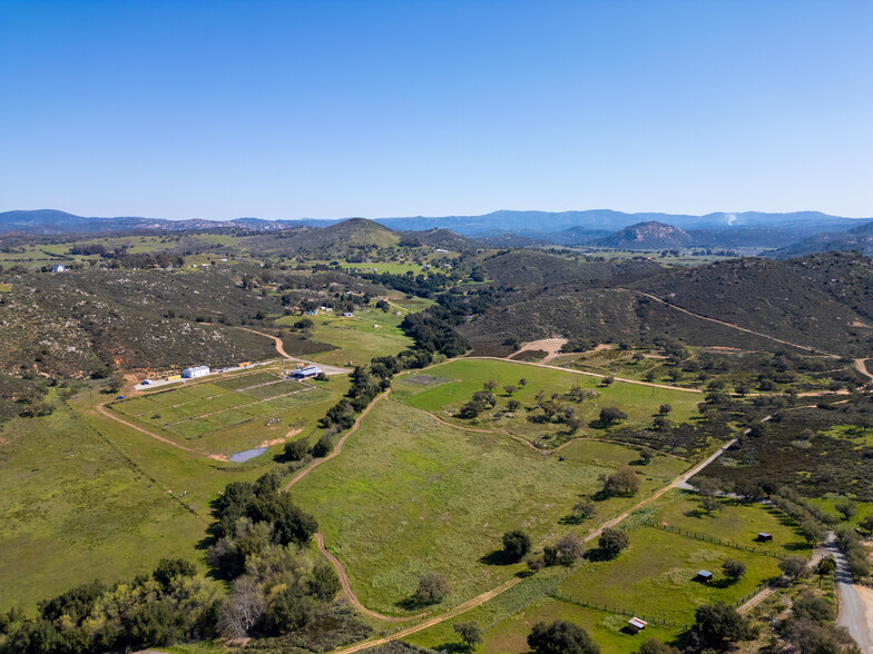 25928 E Old Julian Hwy, Ramona, CA for sale - Primary Photo - Image 1 of 56