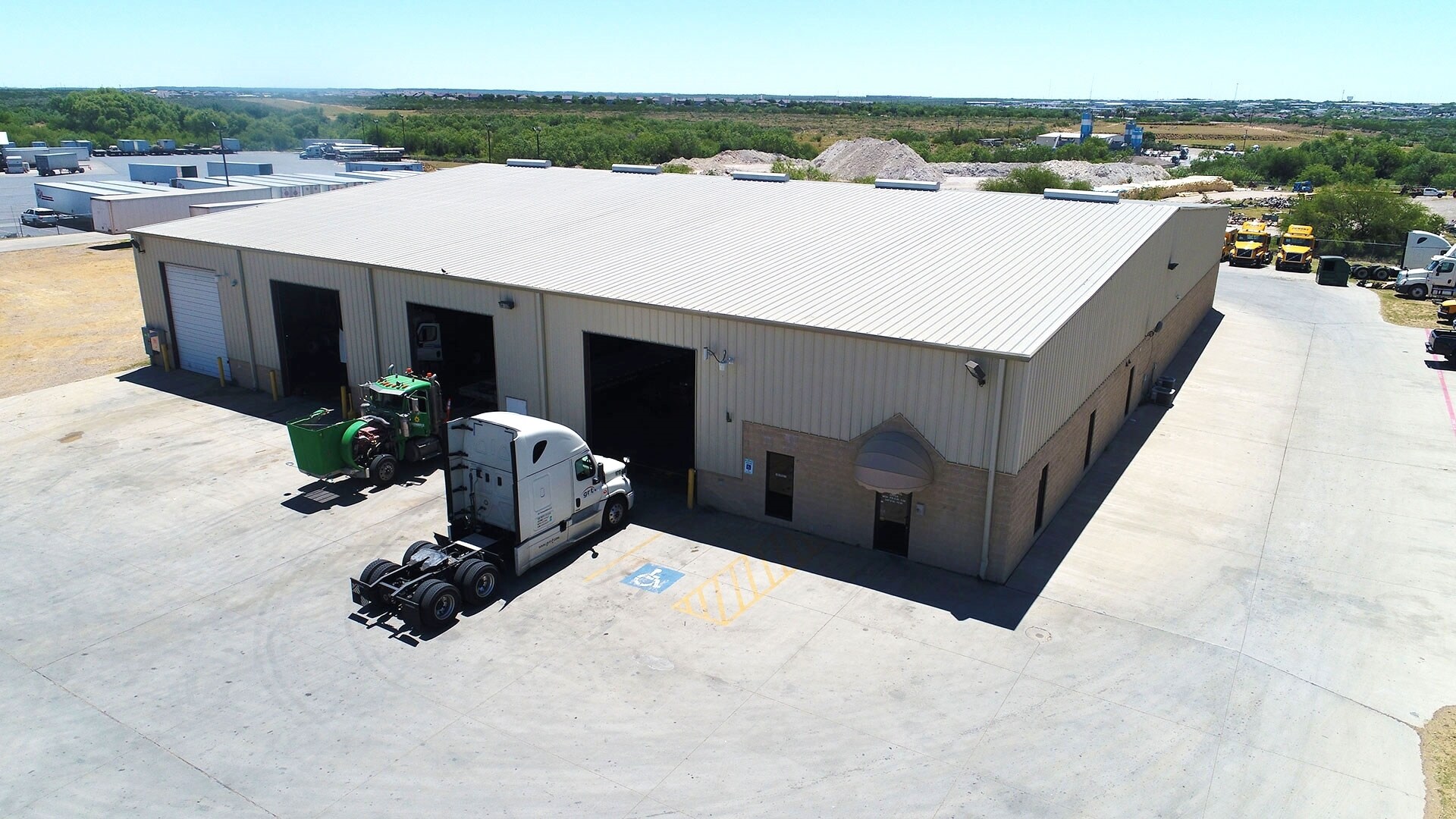 1661 World Trade Center Loop, Laredo, TX for sale Building Photo- Image 1 of 1