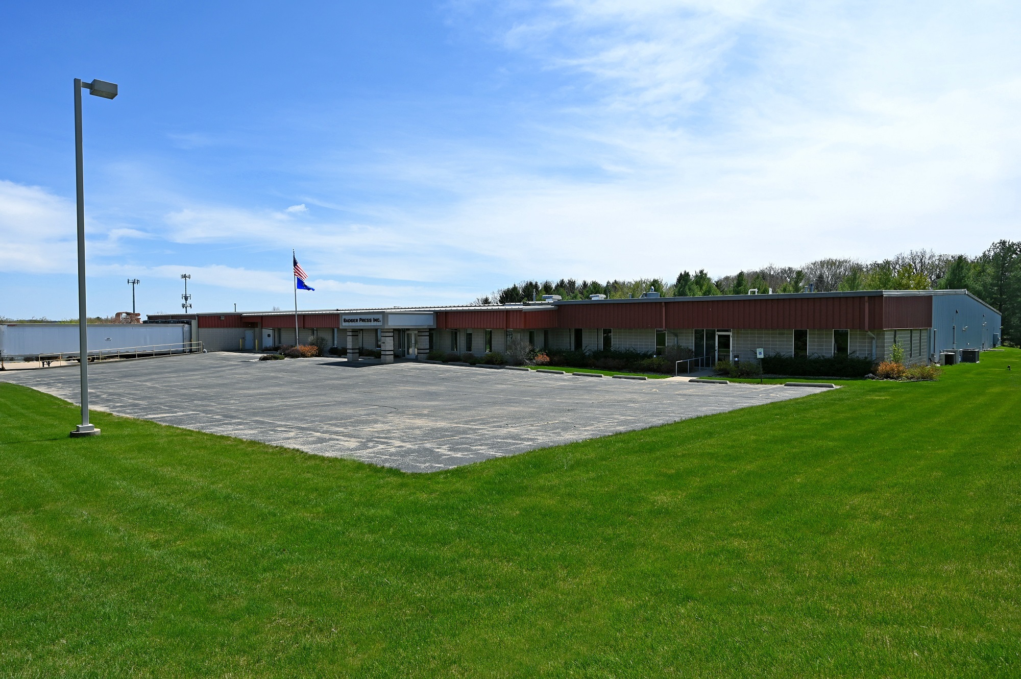 100 E Blackhawk Dr, Fort Atkinson, WI for sale Building Photo- Image 1 of 1