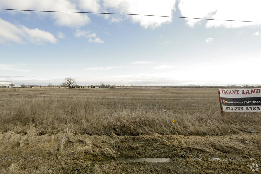 Poberezny Rd, Oshkosh, WI for sale - Primary Photo - Image 1 of 7