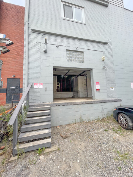 2735-2737 Brownsville Rd, Pittsburgh, PA for lease - Building Photo - Image 3 of 10