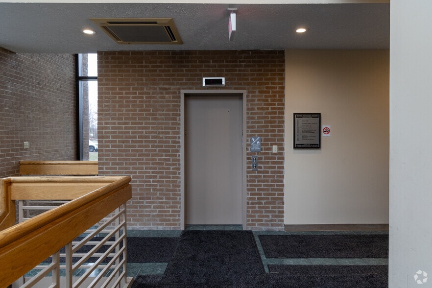 11676 Perry Hwy, Wexford, PA for lease - Interior Photo - Image 3 of 8