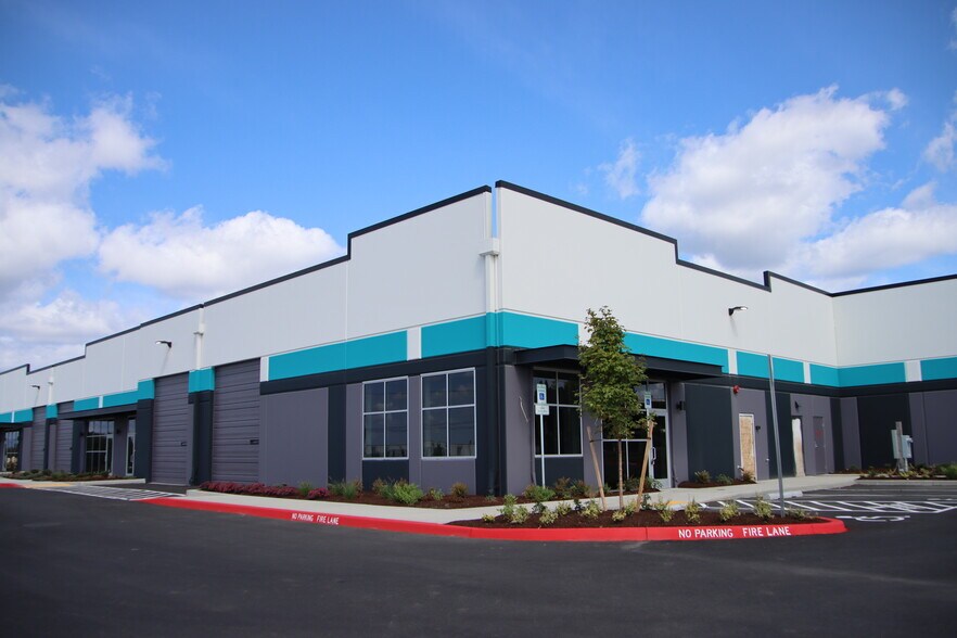 5501 NE Century Blvd, Hillsboro, OR for lease - Building Photo - Image 1 of 3