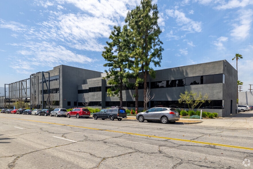 1015 Grandview Ave, Glendale, CA for sale - Primary Photo - Image 1 of 10