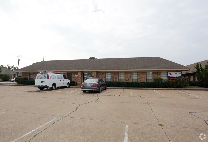 2520 Harwood Rd, Bedford, TX for lease - Building Photo - Image 3 of 4