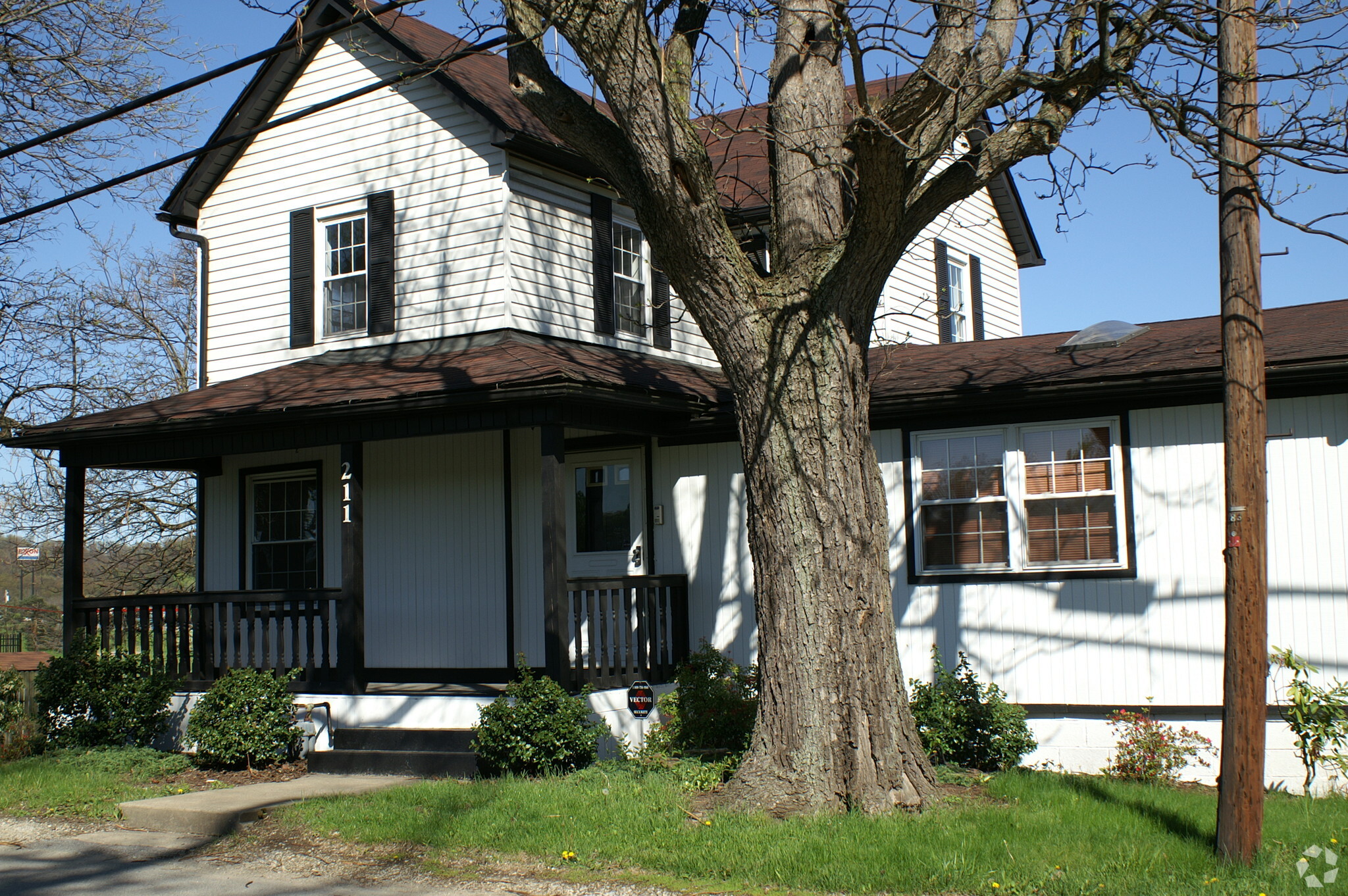 211 E Pennsylvania Ave, New Stanton, PA for sale Primary Photo- Image 1 of 1