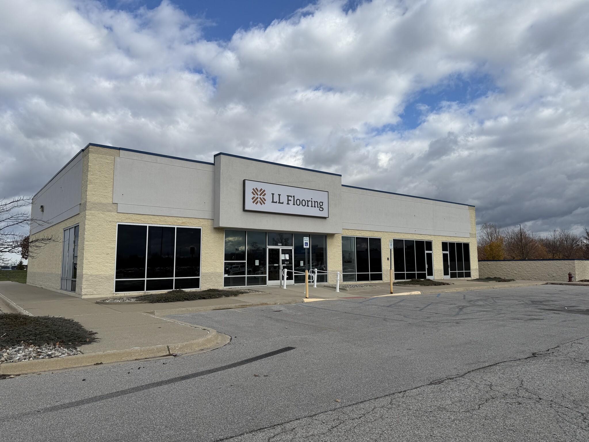 5901 Brockway Rd, Saginaw, MI for lease Primary Photo- Image 1 of 7