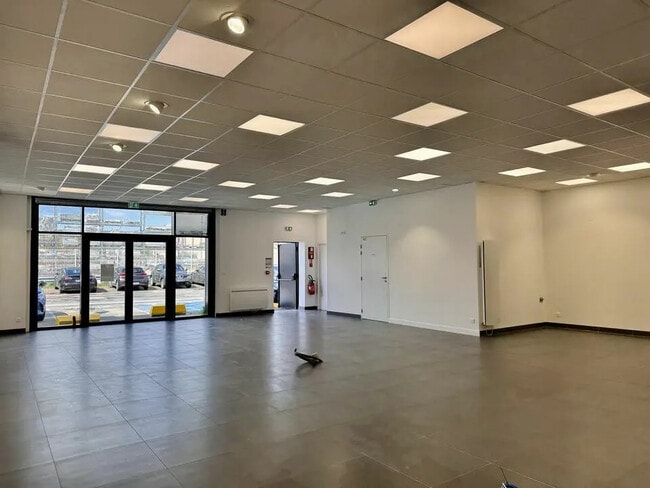 Location Local d'activités 349 m²