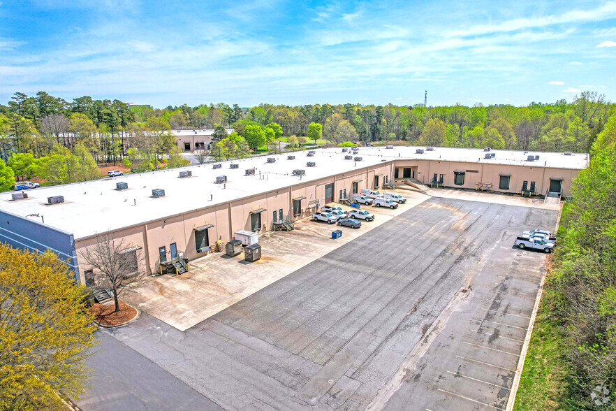 9009 Perimeter Woods Dr, Charlotte, NC for lease - Aerial - Image 2 of 6