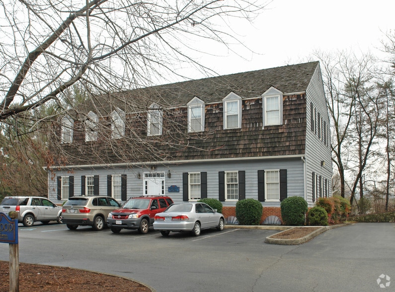 3243 Electric Rd, Roanoke, VA 24018