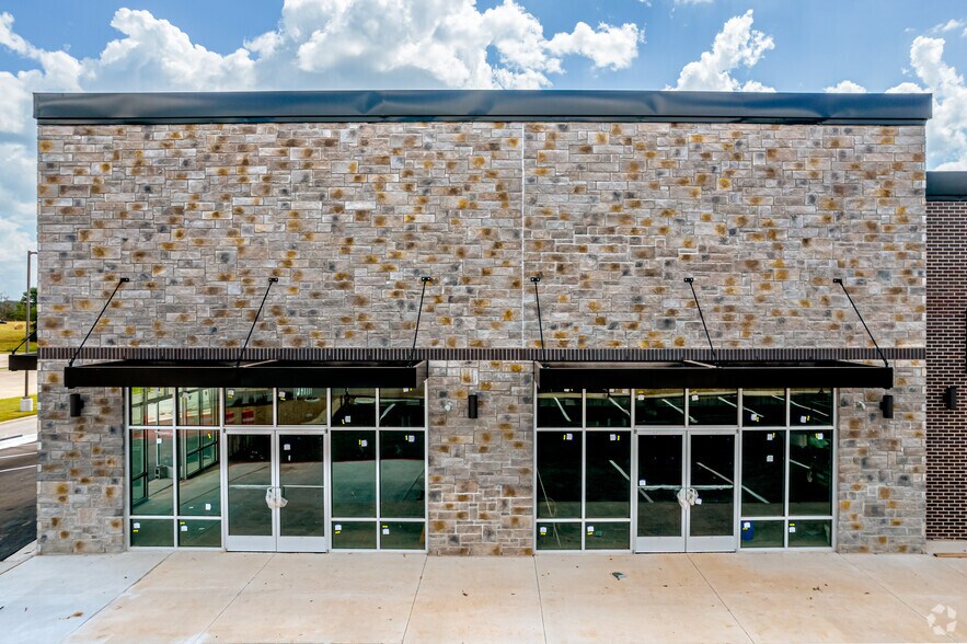 1345 Henri De Tonti, Springdale, AR for lease - Building Photo - Image 2 of 13