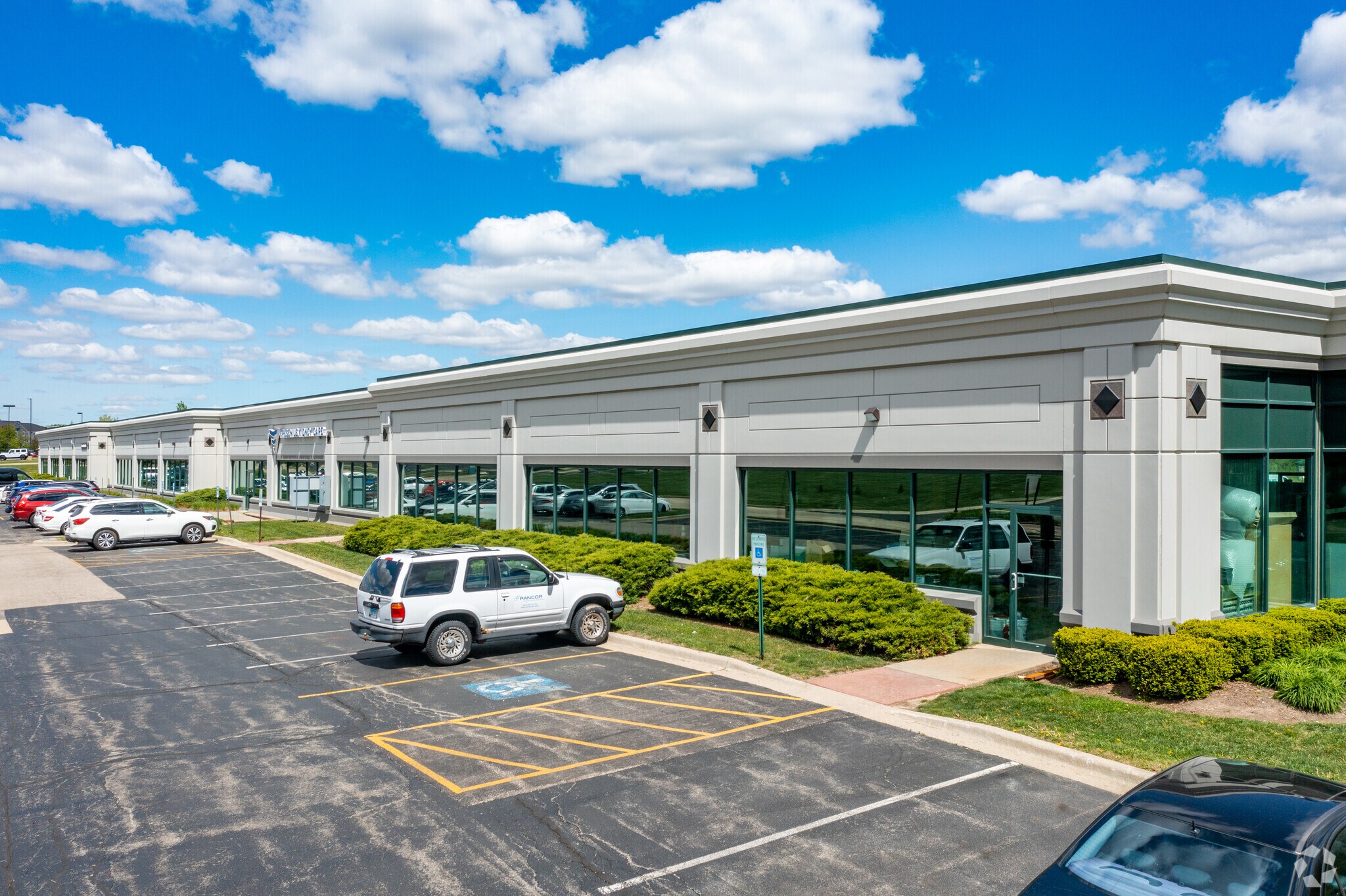 2130 Point Blvd, Elgin, IL for sale Primary Photo- Image 1 of 1