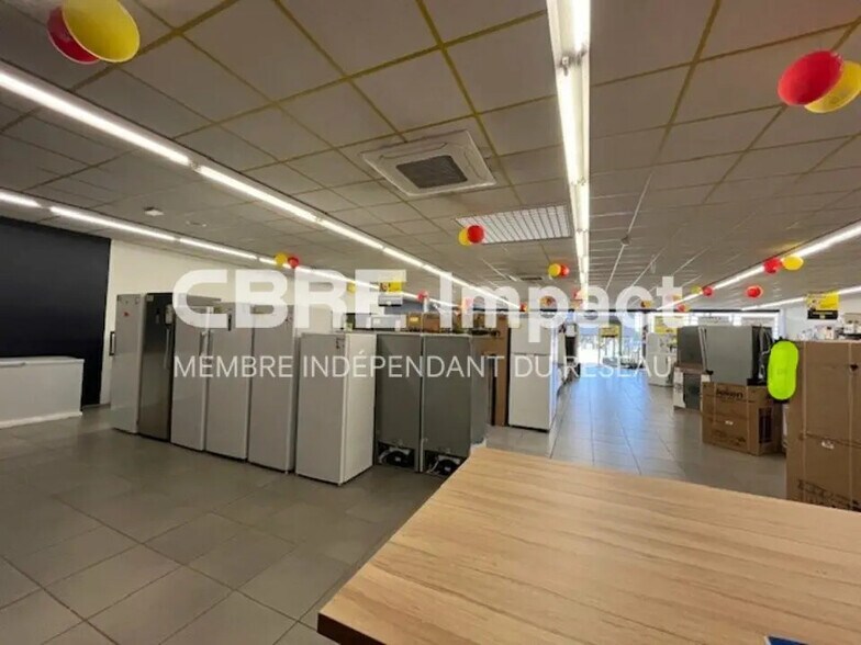 Retail in Marsannay-la-Côte for lease - Interior Photo - Image 2 of 5