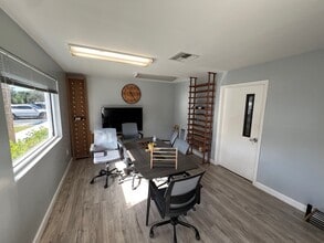 440 Tall Pines Rd, West Palm Beach, FL for lease Interior Photo- Image 2 of 5