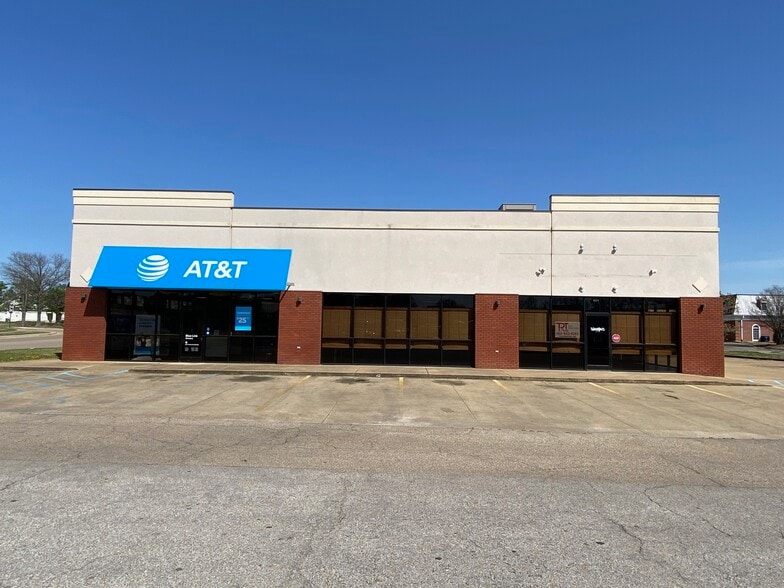 213 Walmart Cir, Booneville, MS for lease - Building Photo - Image 2 of 7