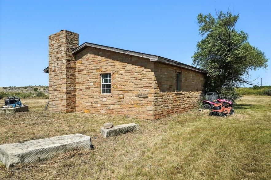 567 Hendricks Ranch Rd, Lueders, TX for sale - Building Photo - Image 3 of 8