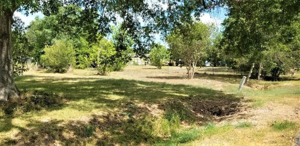 401 2nd Street, Rosenberg, TX for sale - Neighborhood Photo - Image 3 of 7