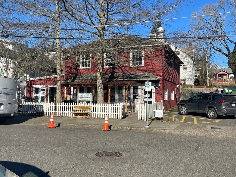 7780 SW Capitol Hwy, Portland, OR for sale - Building Photo - Image 2 of 8