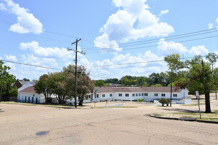 1004 North St, Jackson, MS for sale - Building Photo - Image 1 of 1