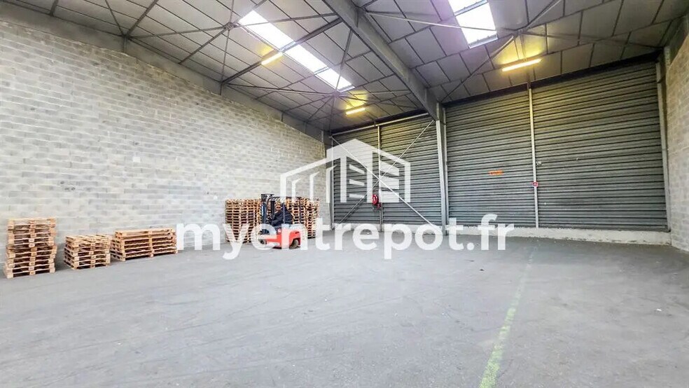 Industrial in Marseille for lease - Building Photo - Image 3 of 7
