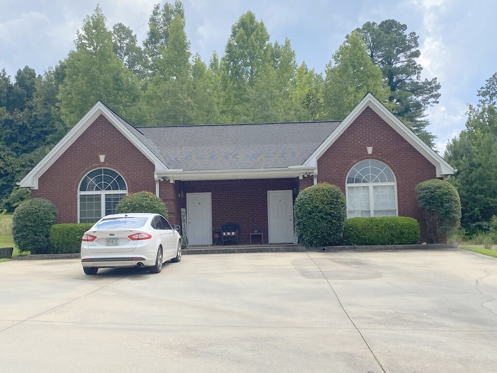 7-17 Fern Point Ext, Toccoa, GA for sale Primary Photo- Image 1 of 1