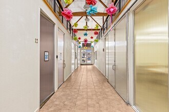 136 SE 3rd Ave, Hillsboro, OR for lease Interior Photo- Image 1 of 11