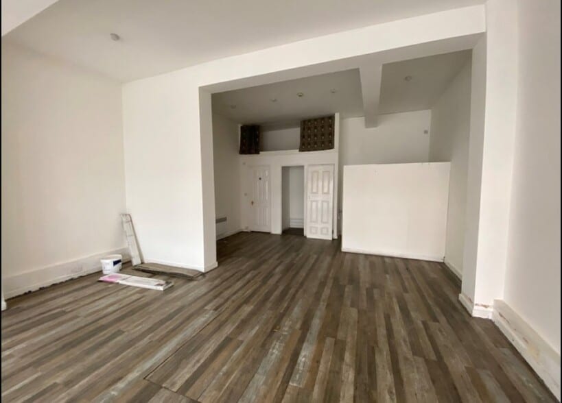 21-23 Worcester St, Gloucester for lease - Interior Photo - Image 3 of 4