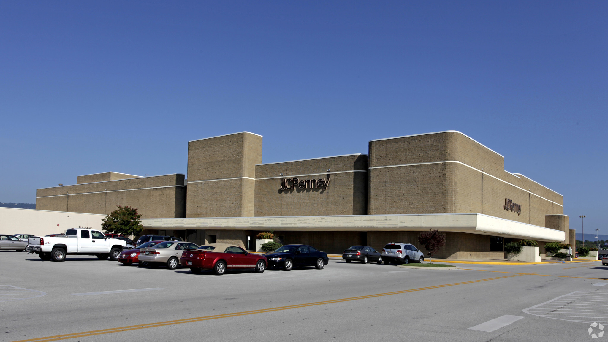 301 Northgate Mall Dr, Hixson, TN for sale Primary Photo- Image 1 of 1