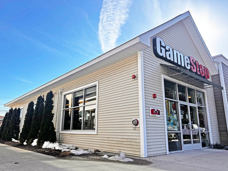 574 Alfred St, Biddeford, ME for lease - Building Photo - Image 3 of 8