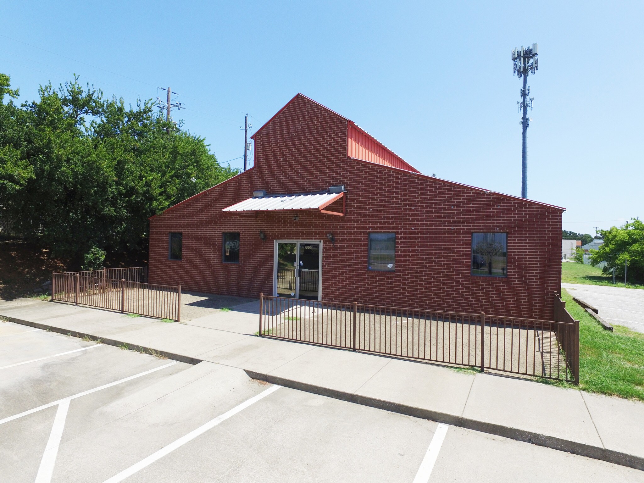 5006 S Stemmons Fwy, Lake Dallas, TX 75065