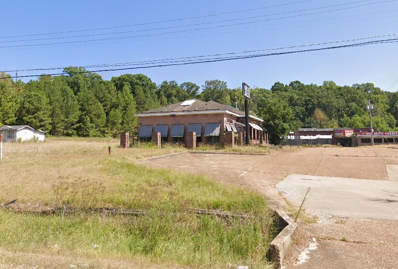 1660 Sunset Dr, Grenada, MS for sale - Building Photo - Image 1 of 4