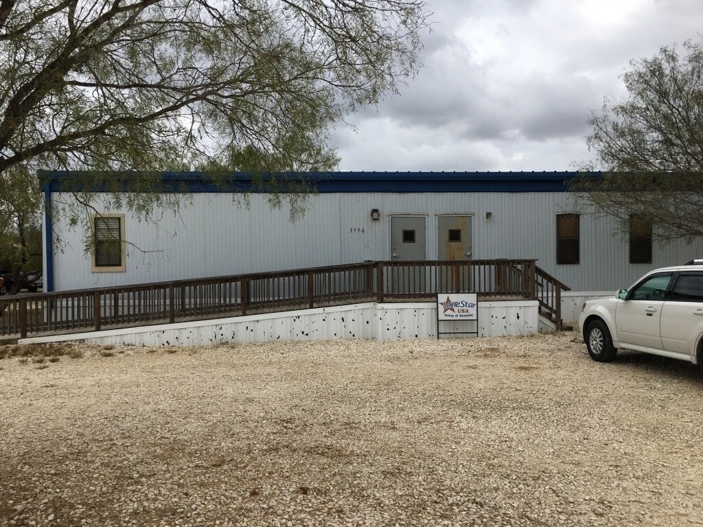 3596 N US highway 83, Carrizo Springs, TX for sale Building Photo- Image 1 of 1