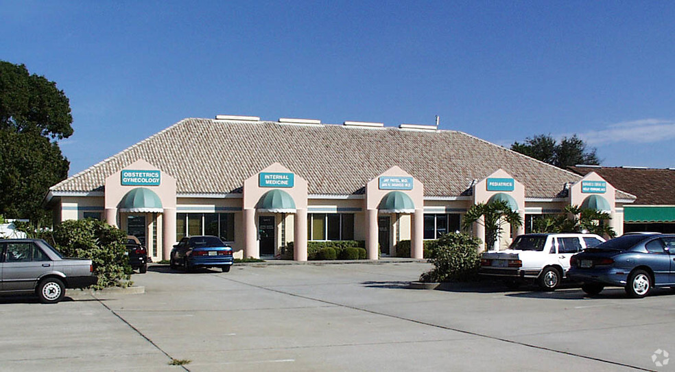 10875 Park Blvd, Seminole, FL for lease - Building Photo - Image 2 of 6