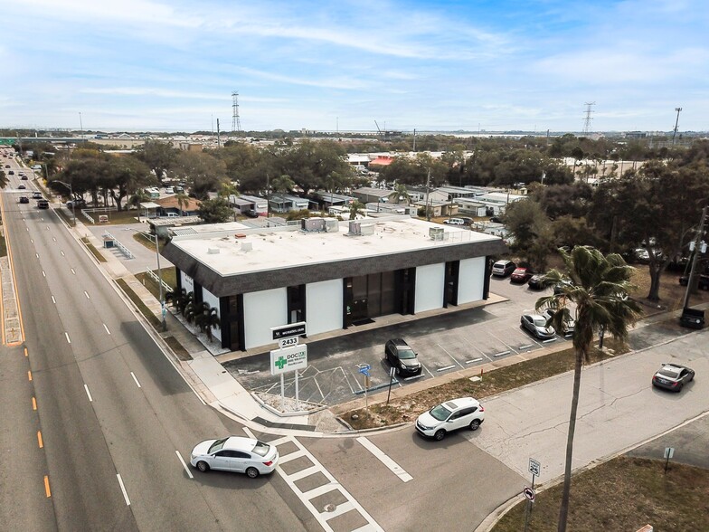 2433 Gulf To Bay Blvd, Clearwater, FL for lease - Building Photo - Image 1 of 51