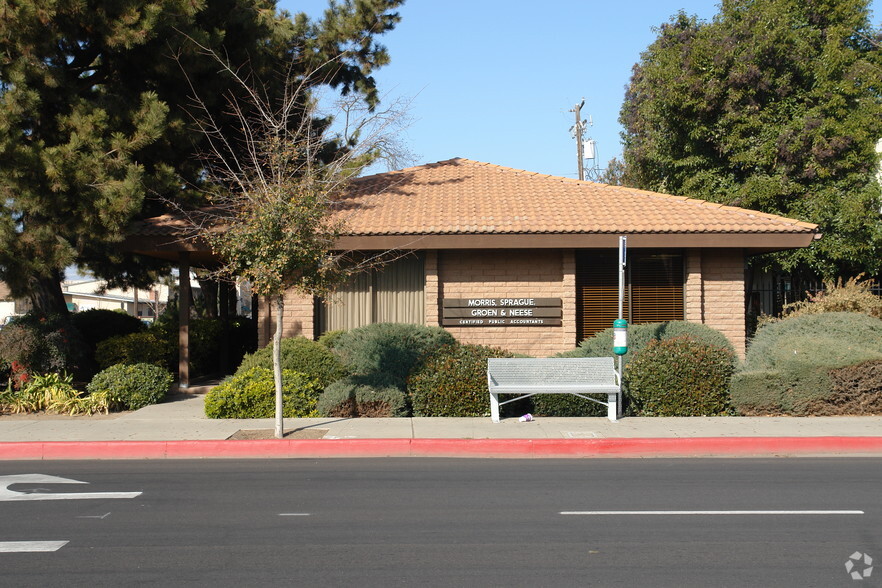 822 W Center St, Visalia, CA for lease - Primary Photo - Image 1 of 8