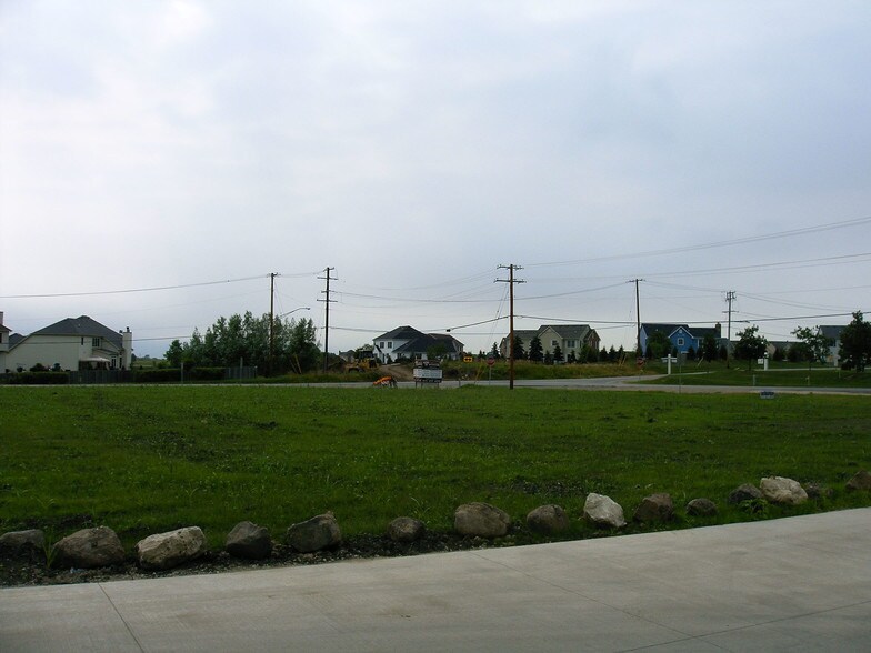 9581 Ackman Rd, Lake In The Hills, IL for sale - Building Photo - Image 3 of 3