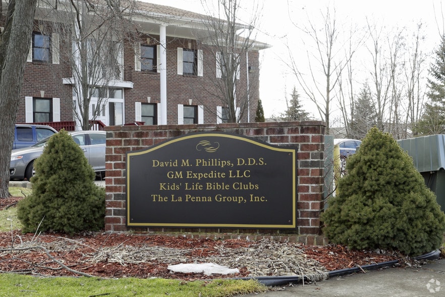 2110 Enterprise St SE, Grand Rapids, MI for lease - Building Photo - Image 3 of 13