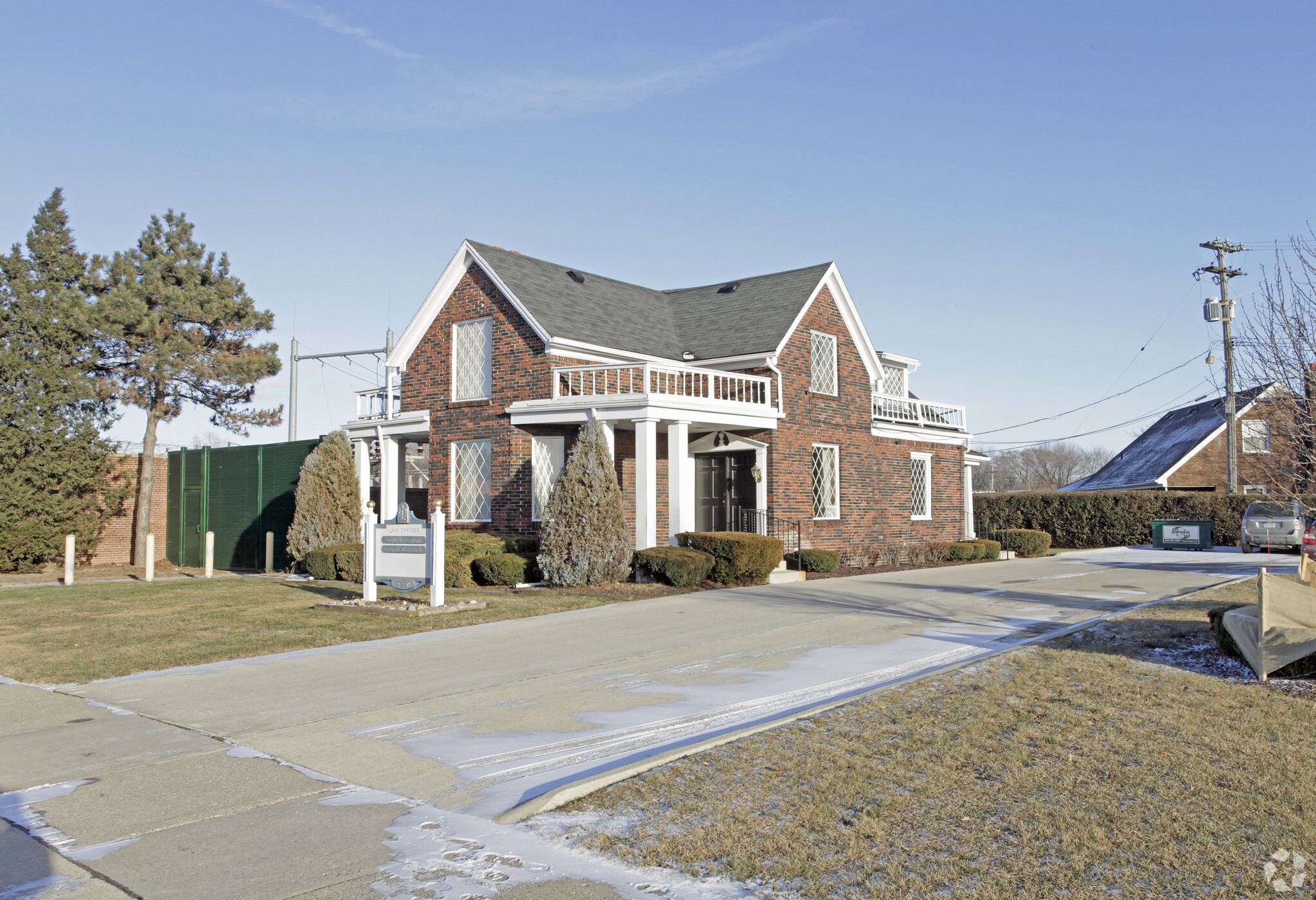 21220 Kelly Rd, Eastpointe, MI for sale Primary Photo- Image 1 of 1