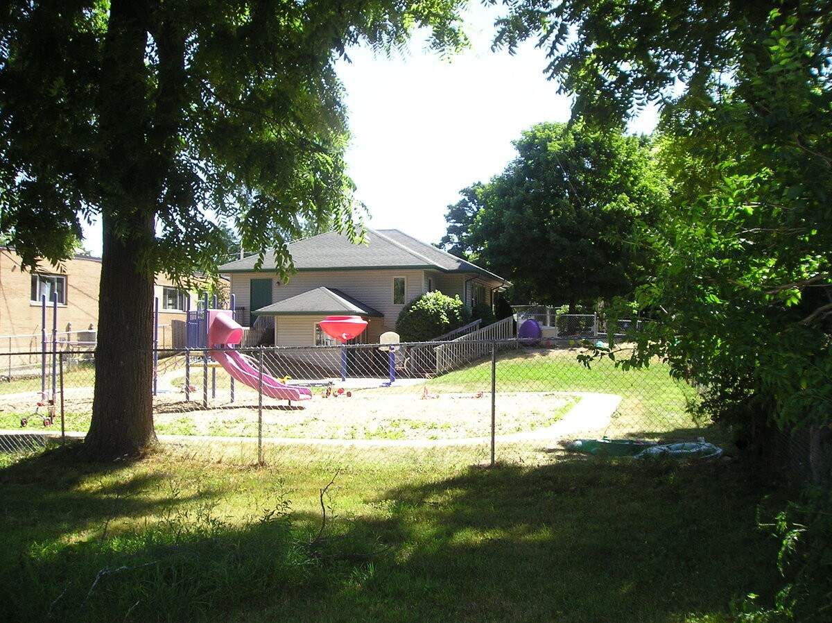 215 N Bridge St, Dewitt, MI 48820