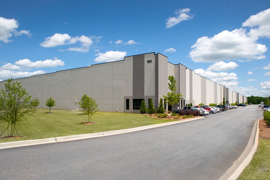 901 Victor Hill Rd, Greer, SC for lease - Building Photo - Image 3 of 8