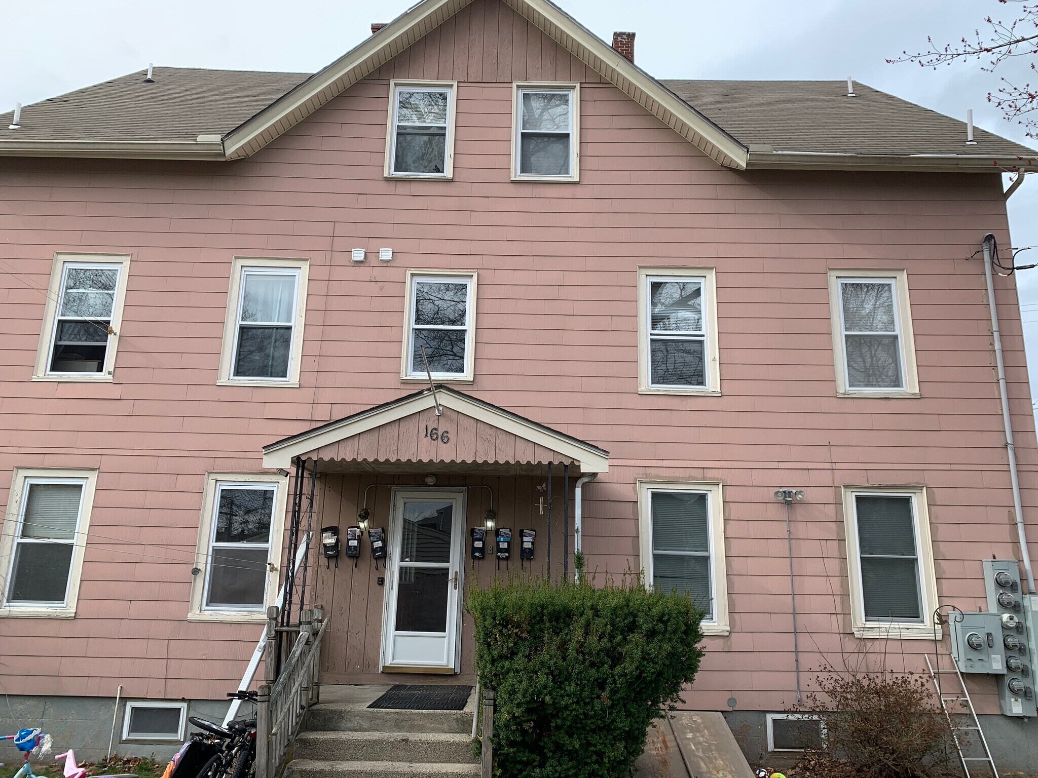 166 Newland Ave, Woonsocket, RI for sale Building Photo- Image 1 of 1