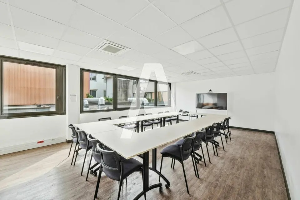 Location Local d'activités 652 m² à 1 612 m² - Photo 1