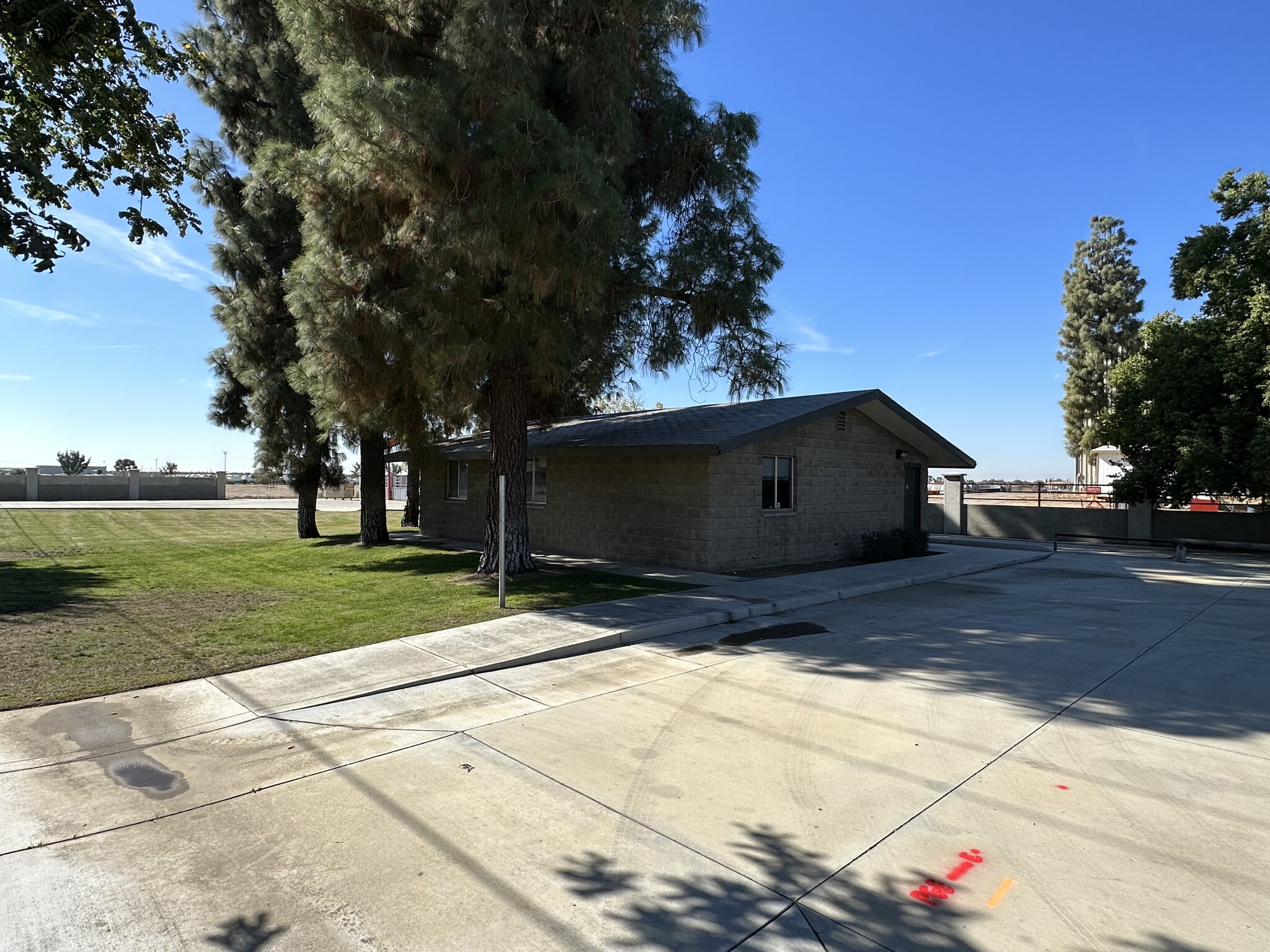 115 S Beech Ave, Shafter, CA for lease Building Photo- Image 1 of 7