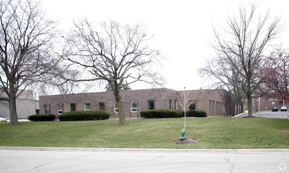 2425 Wisconsin Ave, Downers Grove, IL for sale - Building Photo - Image 1 of 1