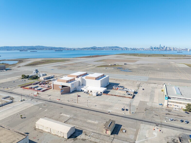 2301 Monarch St, Alameda, CA for lease - Building Photo - Image 2 of 13