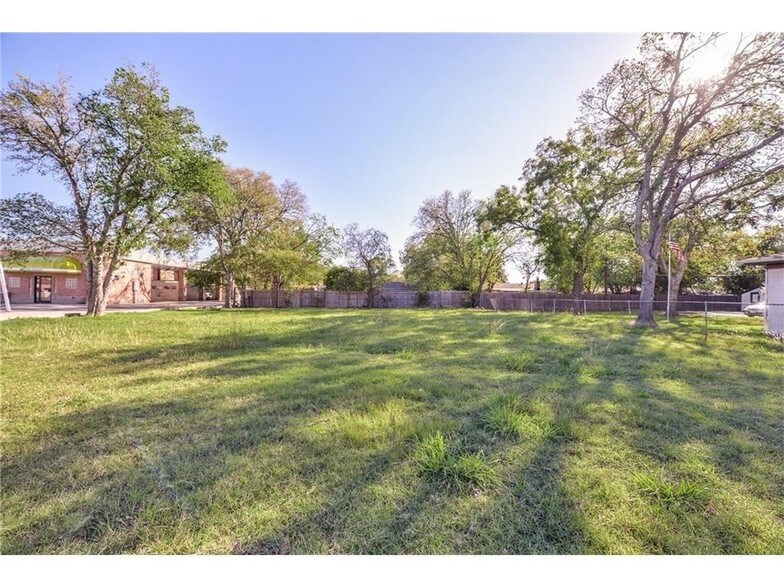 7924 Glenview, North Richland Hills, TX for sale - Building Photo - Image 1 of 1