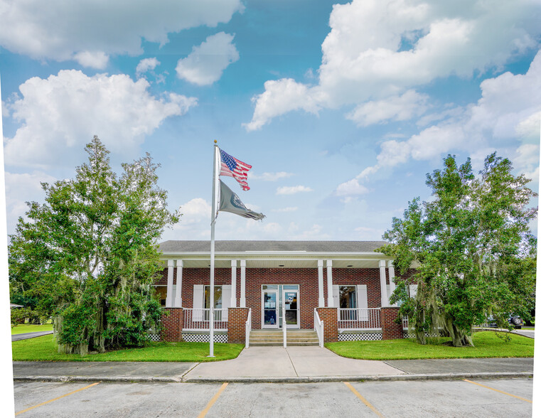 2630 Jean Lafitte Blvd, Lafitte, LA for sale - Primary Photo - Image 1 of 1