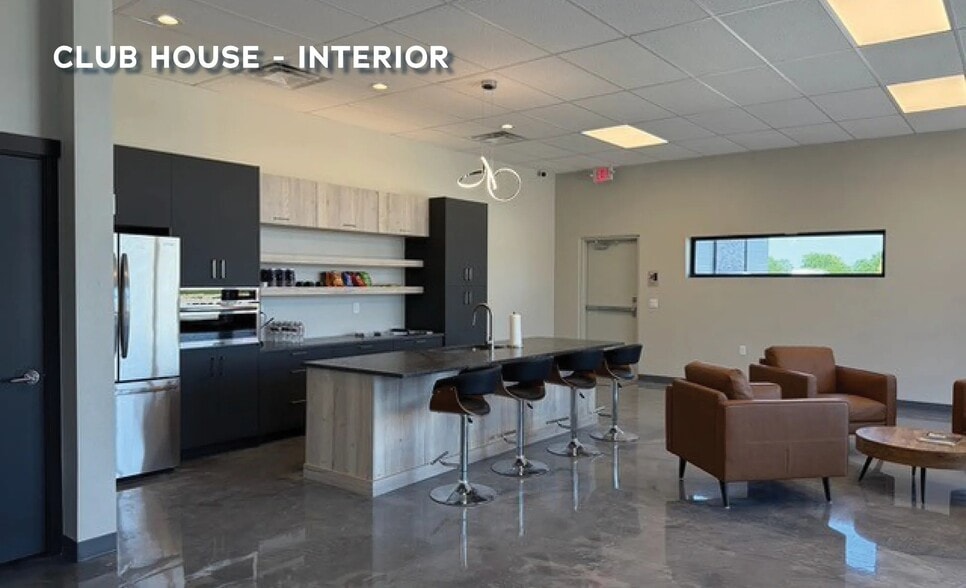 Club Storage Condos portfolio of 3 properties for sale on LoopNet.com - Interior Photo - Image 3 of 11