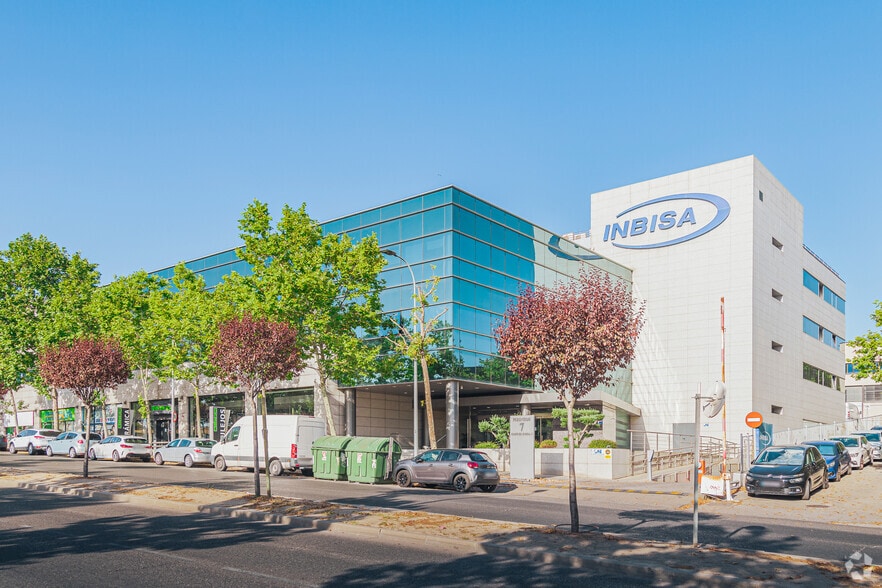 Avenida de Pirineos, 7, San Sebastián de los Reyes, Madrid for lease - Primary Photo - Image 1 of 26